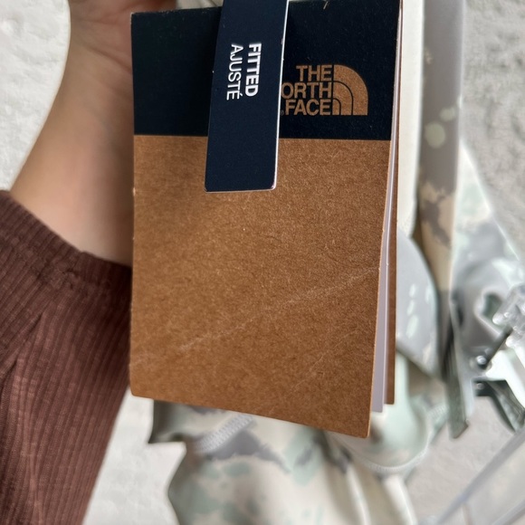 THE NORTH FACE Light Camouflage Fitted Biker Shorts with Pockets Women’s Medium - Picture 11 of 14